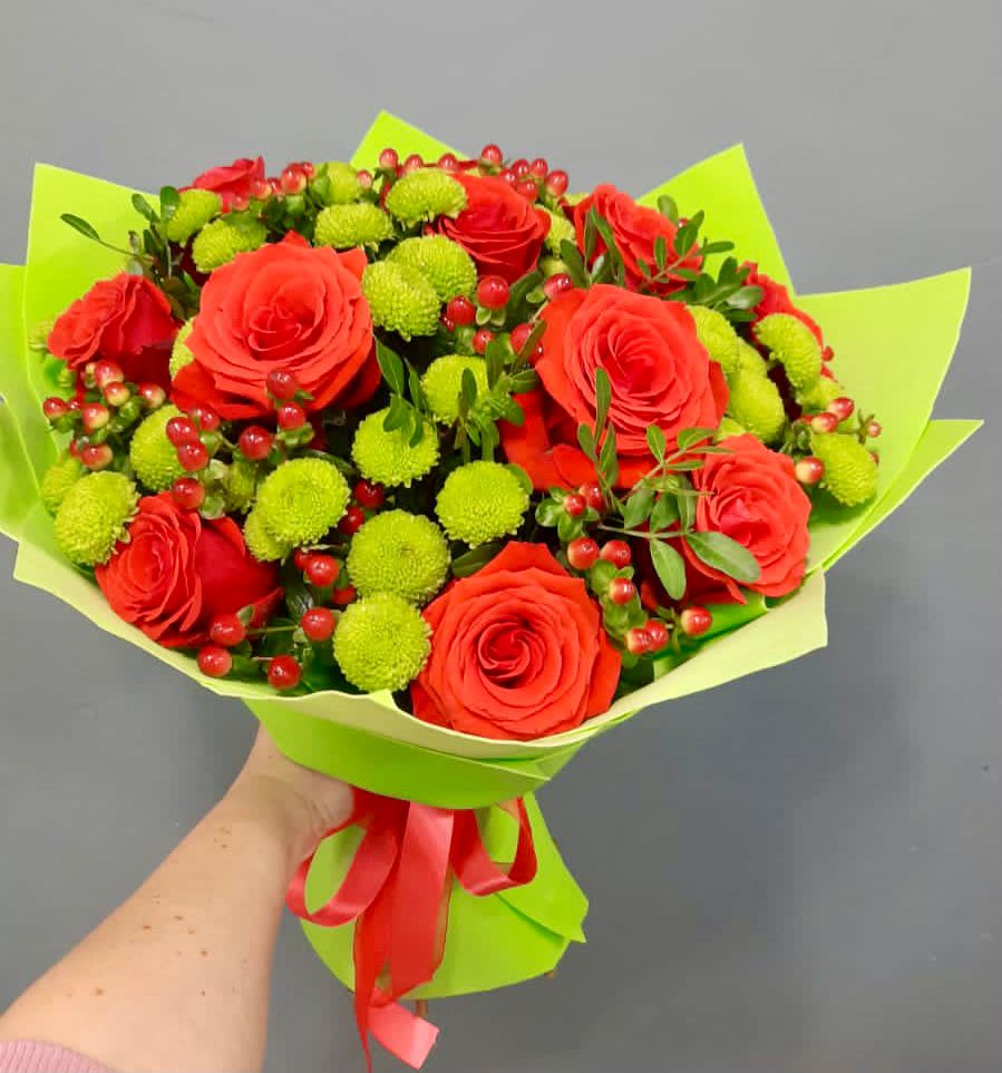 Букет цветов из: Хризантемы и Розы в Старомарьевке