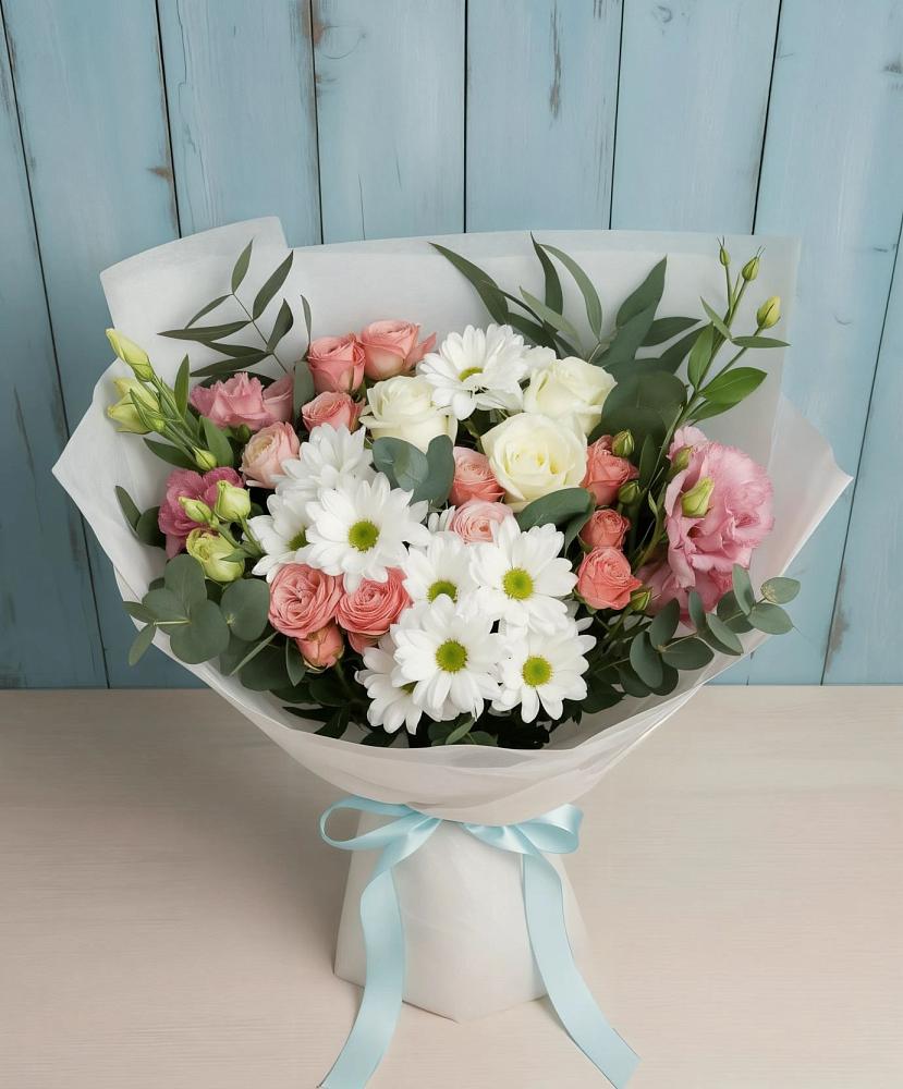 Букет цветов из: Розы, Лизиантусы и Хризантемы в Старомарьевке