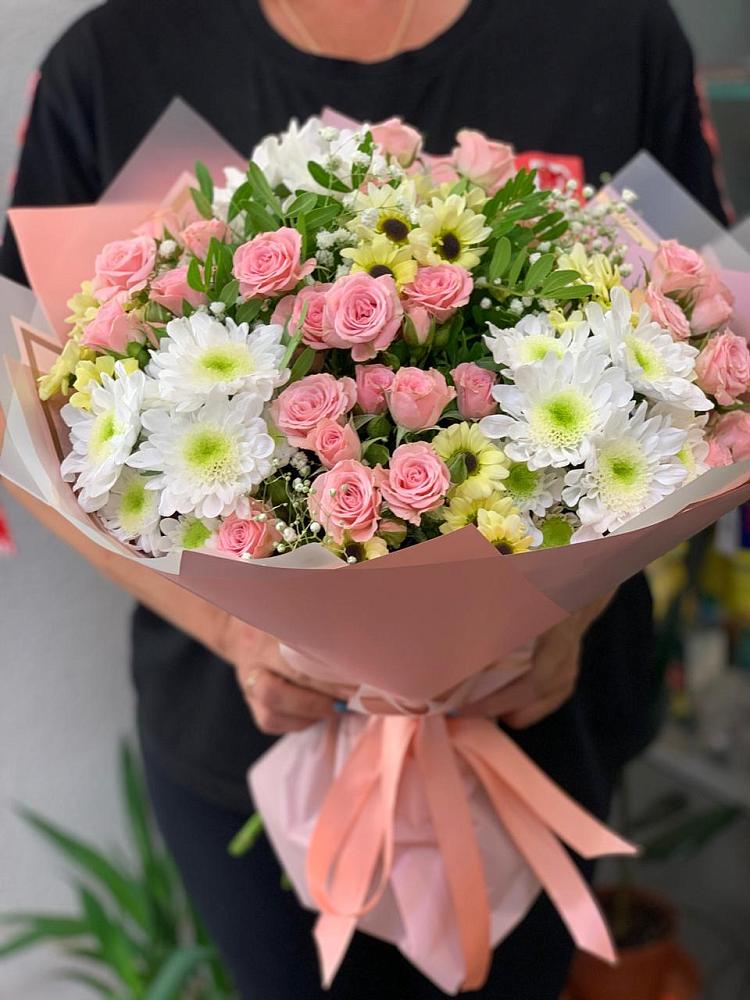 Букет цветов из: Розы и Хризантемы в Старомарьевке
