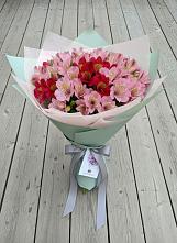 Букет цветов из:  Альстромерии в Старомарьевке