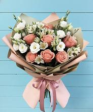 Букет цветов из:  Розы, Альстромерии и Лизиантусы в Старомарьевке