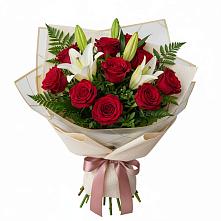 Букет цветов из:  Лилии и Розы в Старомарьевке