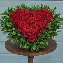 Цветочная композиция из Розы в виде сердца в Старомарьевке