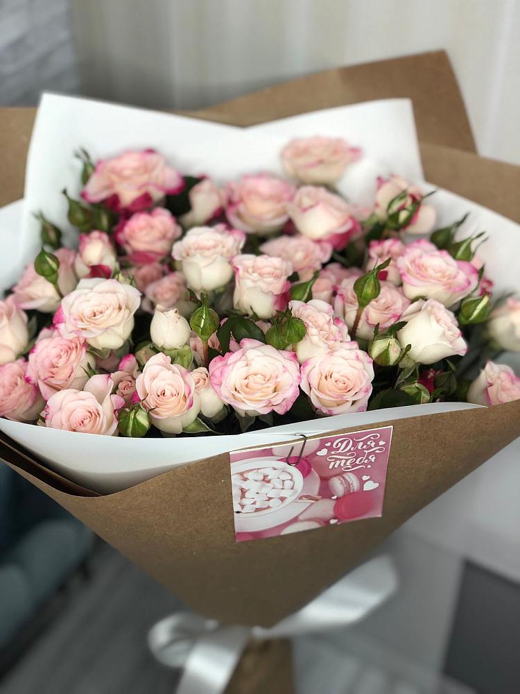 Букет цветов из: Розы в Старомарьевке