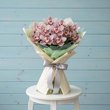 Букет цветов из:  Орхидеи и Розы #REPLACE_PRED# Старомарьевке