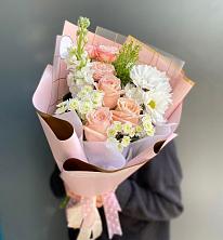 Букет цветов из:  Хризантемы и Розы в Старомарьевке