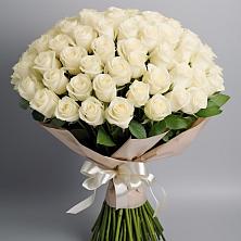 Букет 101 беля роза Белоснежка в Старомарьевке