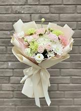 Букет цветов из:  Гвоздики, Розы, Лизиантусы и Хризантемы в Старомарьевке
