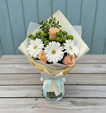 Букет цветов из:  Герберы, Розы и Хризантемы в Старомарьевке