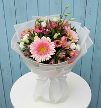 Букет цветов из:  Герберы, Альстромерии и Лизиантусы #REPLACE_PRED# Старомарьевке