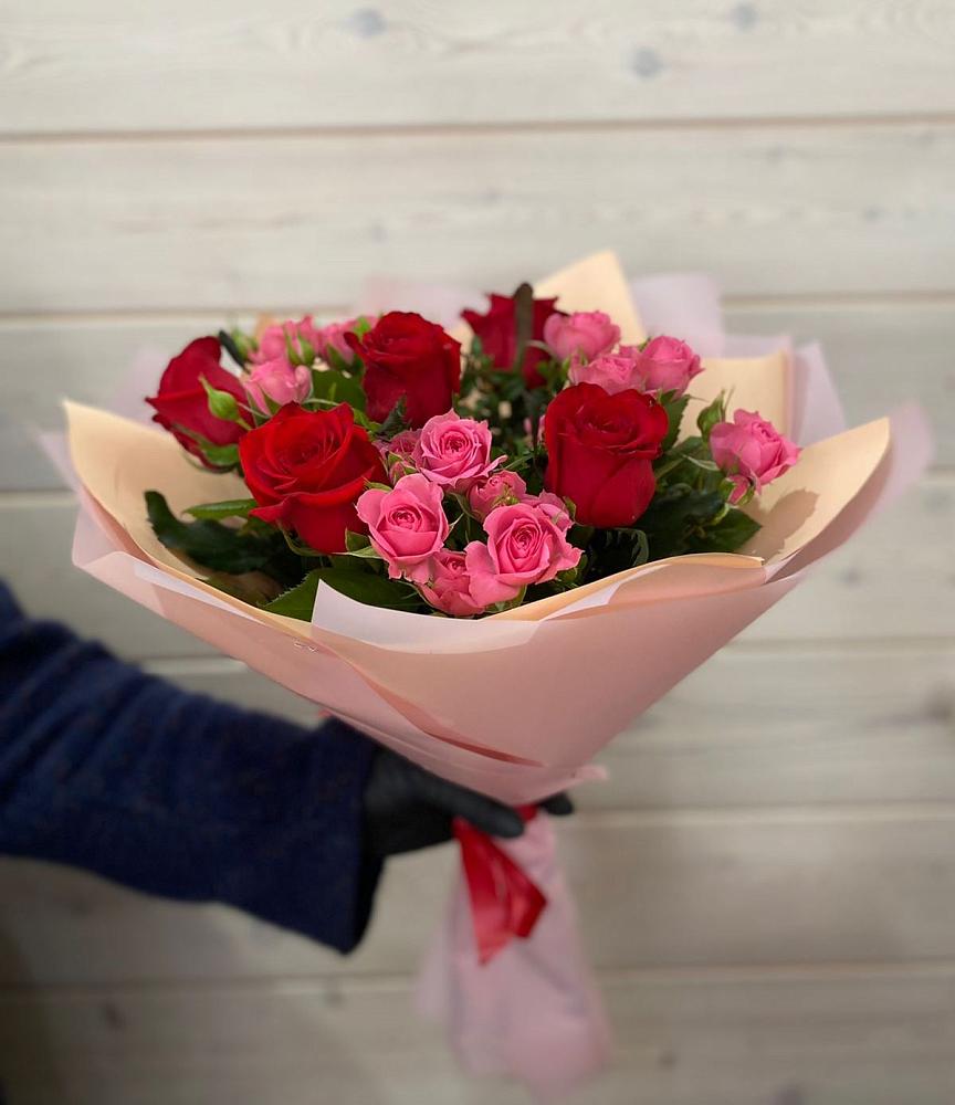 Букет цветов из: Розы в Старомарьевке