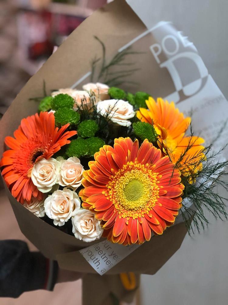 Букет цветов из: Герберы, Хризантемы и Розы в Старомарьевке