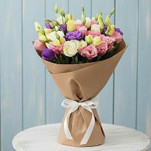 Букет цветов из:  Лизиантусы в Старомарьевке
