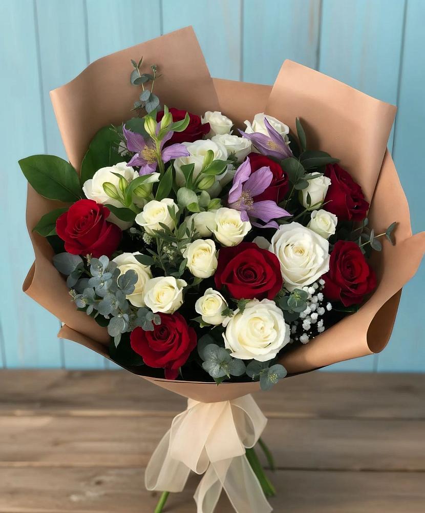 Букет цветов из: Розы и Альстромерии в Старомарьевке