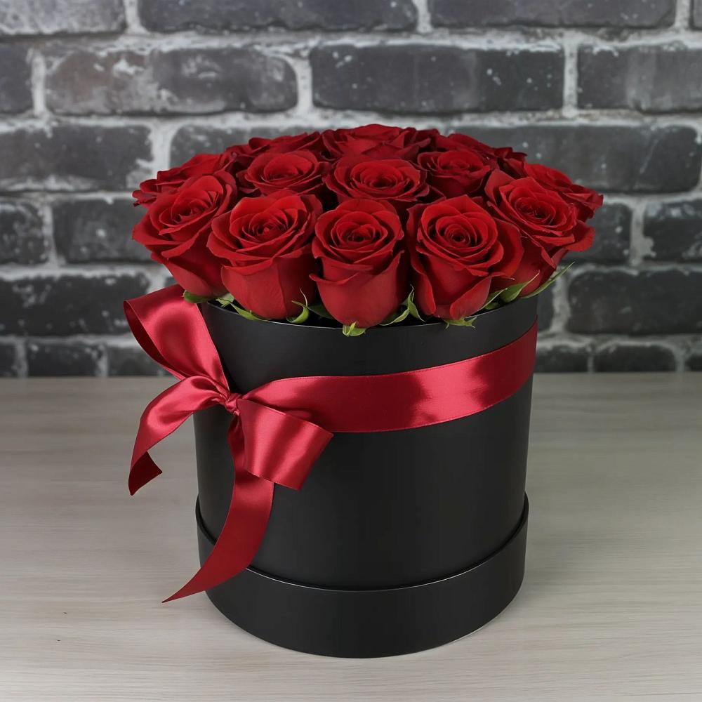 Цветочная композиция из Розы в шляпной коробке в Старомарьевке