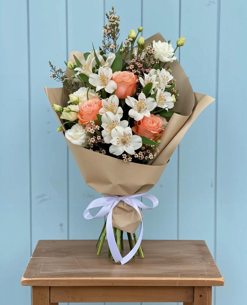 Букет цветов из: Альстромерии, Лизиантусы, Розы и Хризантемы в Старомарьевке