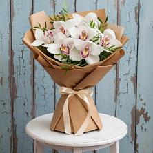 Букет цветов из:  Орхидеи и Розы в Старомарьевке