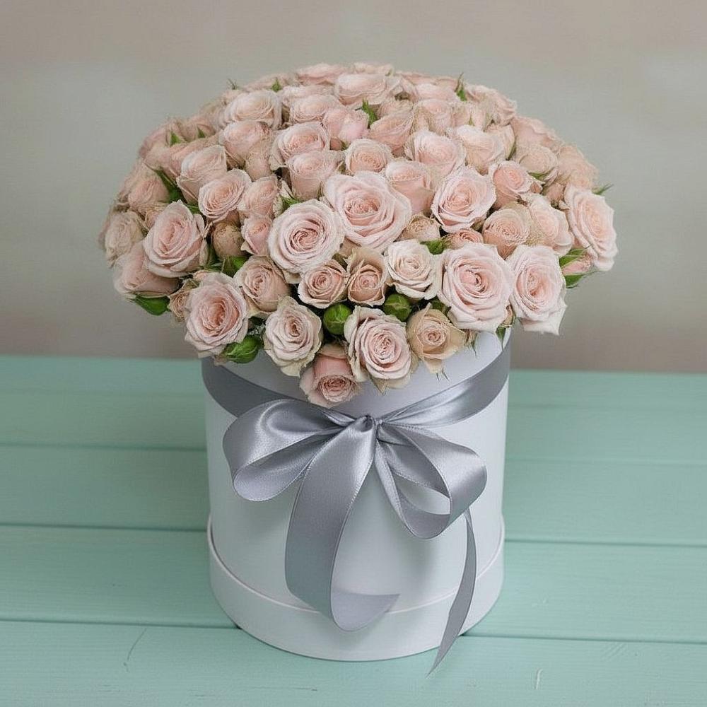 Цветочная композиция из Розы в шляпной коробке в Старомарьевке